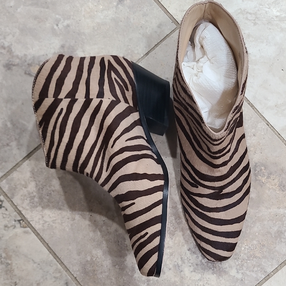 Veronica Beard Brown Zebra Ankle Boots - Picture 10 of 12